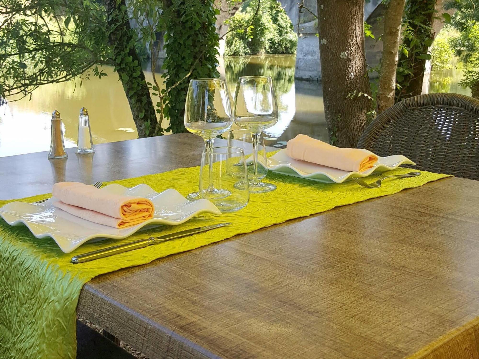 Logis Auberge De La Riviere Les Velluire-sur-Vendee Luaran gambar