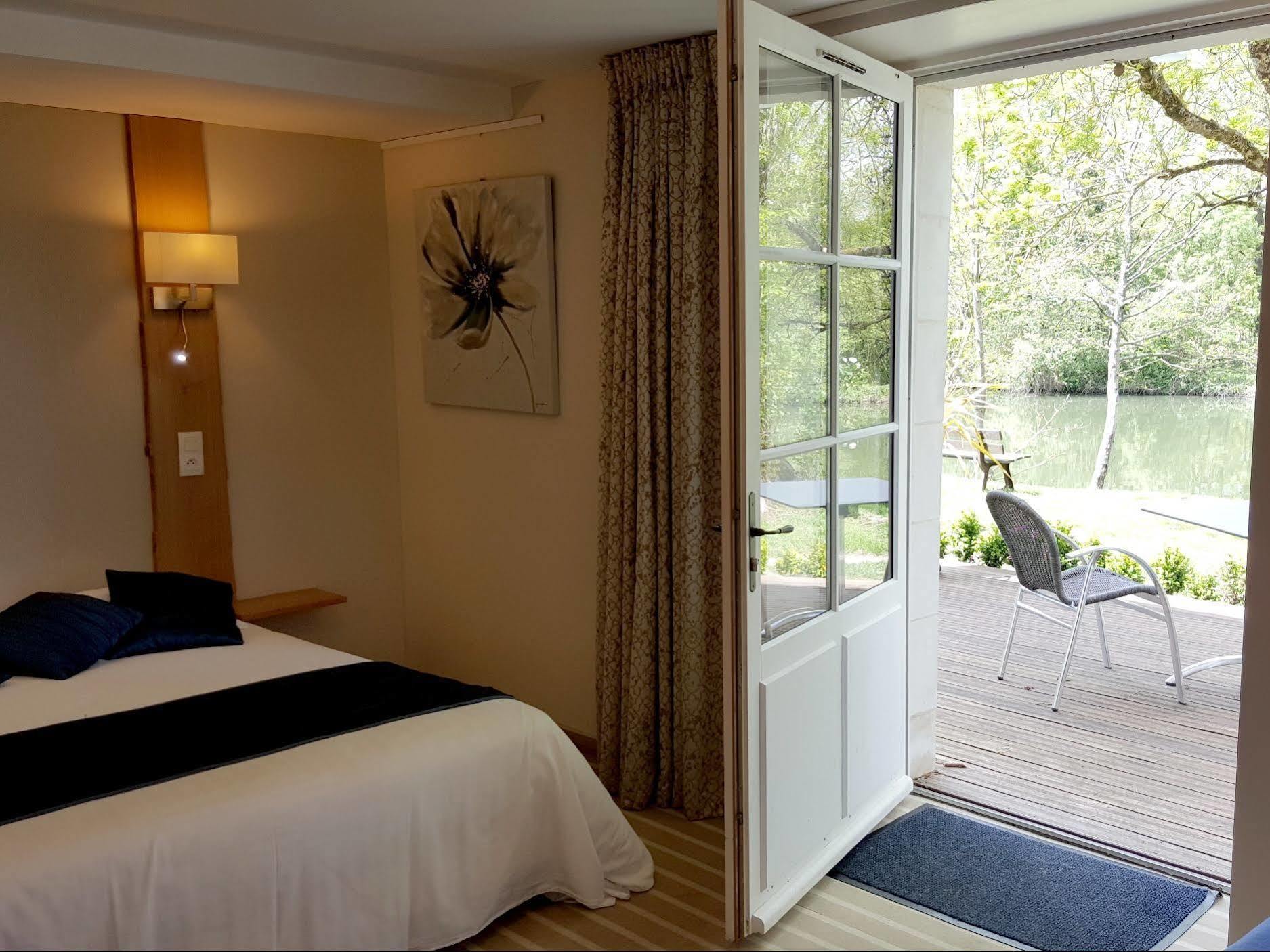 Logis Auberge De La Riviere Les Velluire-sur-Vendee Luaran gambar
