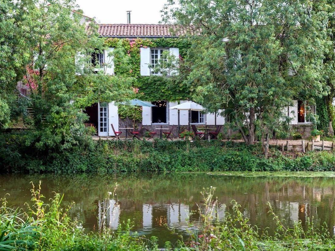 Logis Auberge De La Riviere Les Velluire-sur-Vendee Luaran gambar