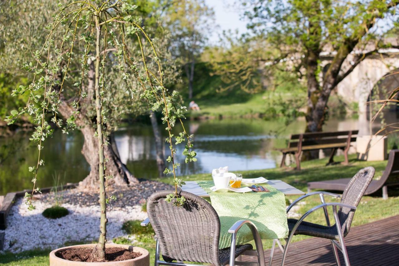 Logis Auberge De La Riviere Les Velluire-sur-Vendee Luaran gambar